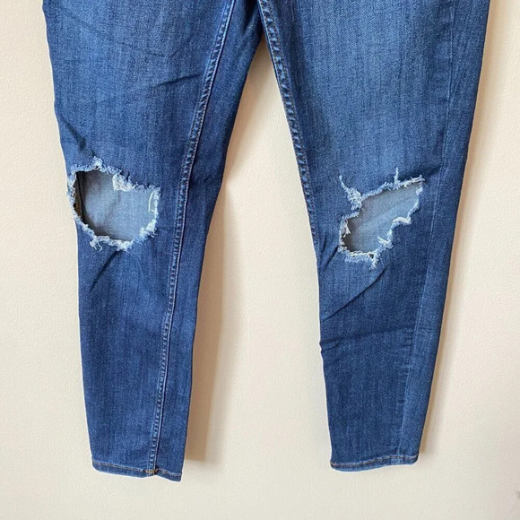 Free People Womens Size 29 Mid-Rise Distressed Dark Wash Skinny Denim Blue Jeans - Picture 7 of 16